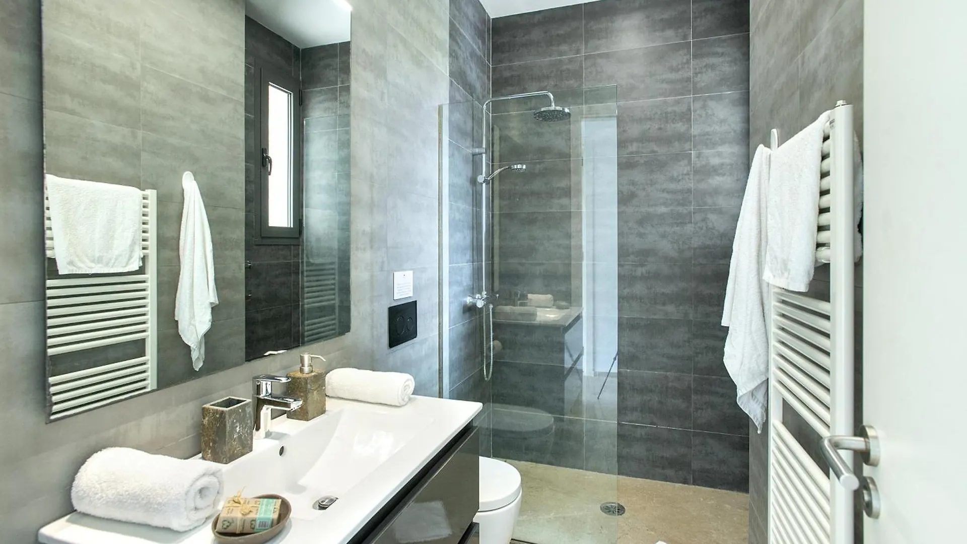 Owl Booking Villa Tereu - Luxury Retreat With Mountain Views Польенса