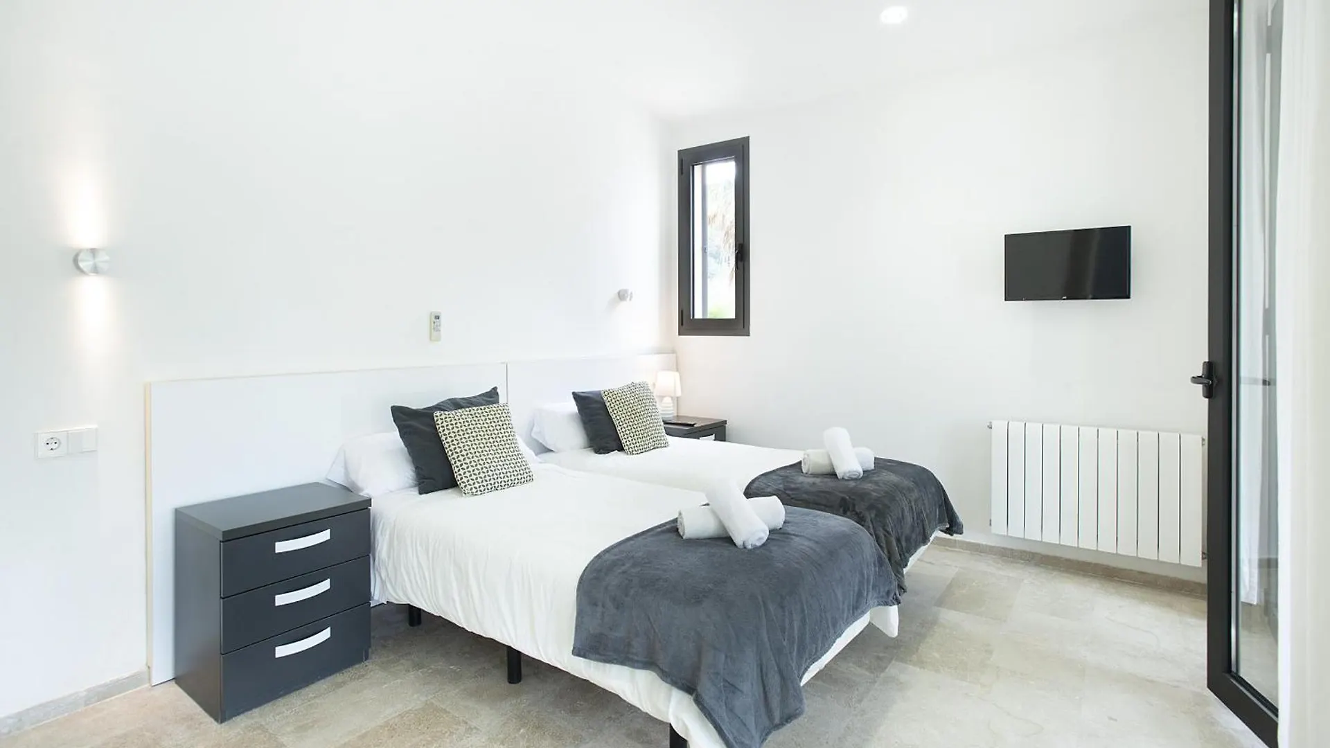 Owl Booking Villa Tereu - Luxury Retreat With Mountain Views Польенса 0*,